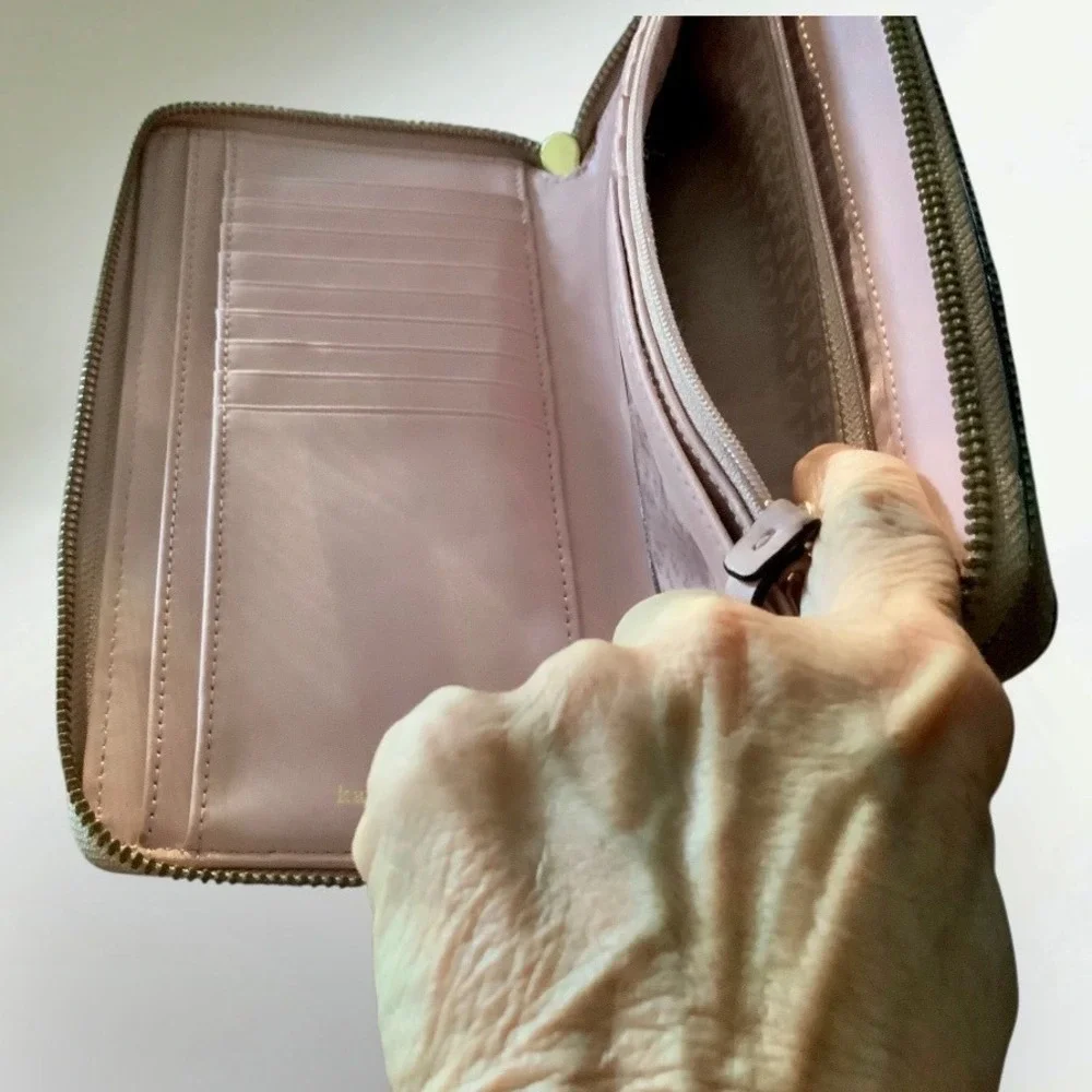 Kate Spade Anita Grove St.‎ Wristlet